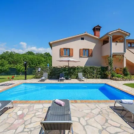 Sadina Holiday home Basici