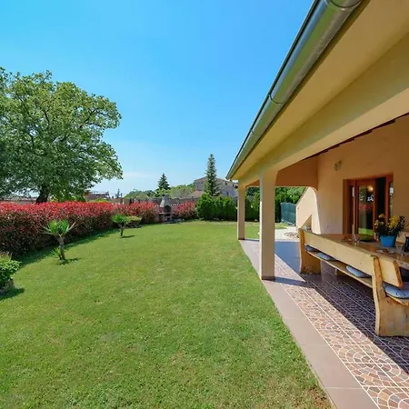 Sadina Ferienhaus Basici